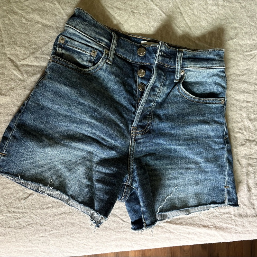 Daze Denim Button-Fly Jean Shorts
